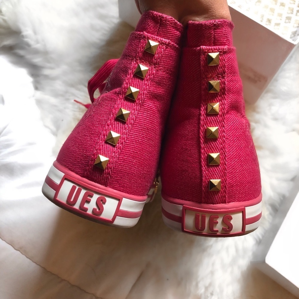 UES • Pink Denim Gold Chain Sneakers ‼️ RARE! - Picture 4 of 8